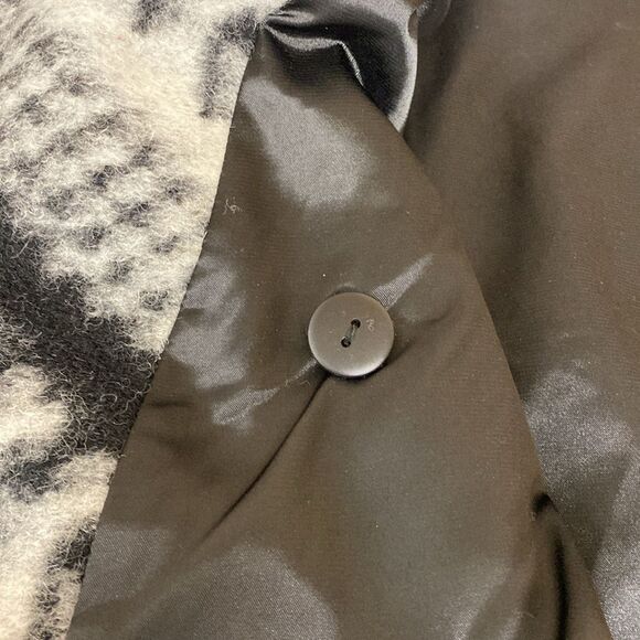Line the Label Wool Blend Patterned Sweater Coat Black Cream Size - Medium - Picture 13 of 13